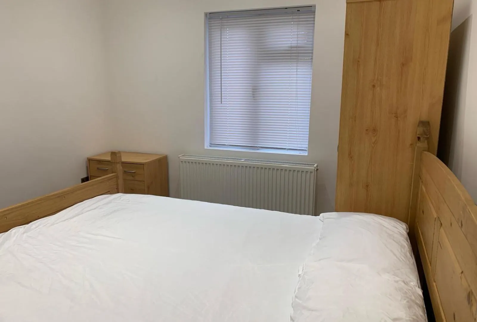 Privat bolig Private Room, Renovated With Large Size White Desk In Se9 6Pg London
